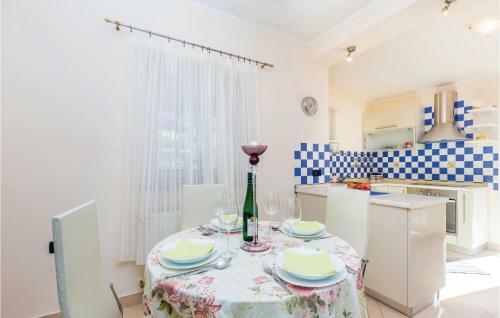 Four-bedroom Holiday Home In Smrika