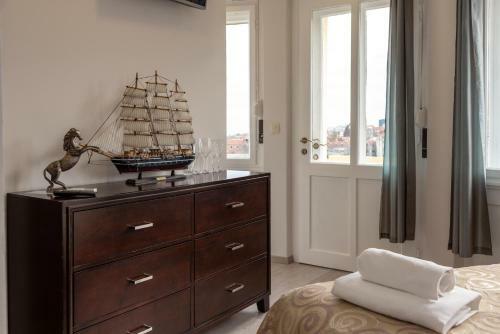 Hostal Palace Queen Mary I Luxury Rooms