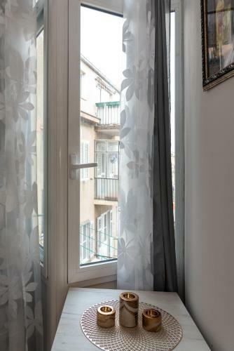 Hostal Palace Queen Mary I Luxury Rooms