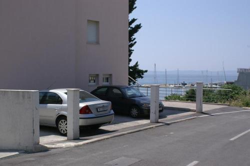 Apartments With A Parking Space Split - 4156