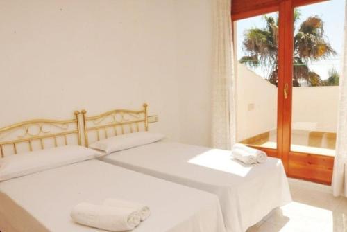 Santa Susanna Villa Sleeps 10 Wifi