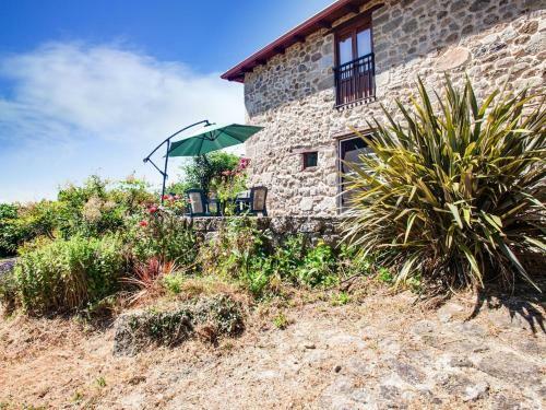 Modern Holiday Home In Castrotane With Garden