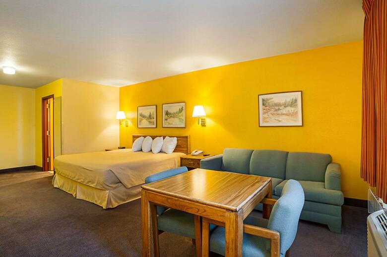 Hotel Quality Inn & Suites