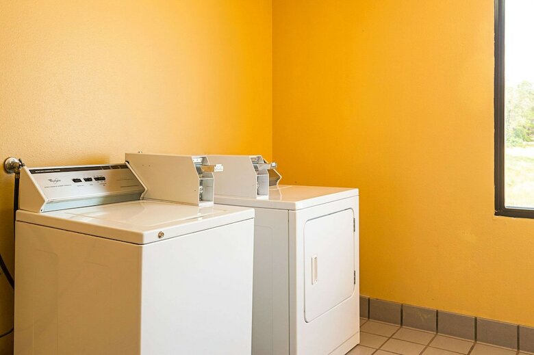 Hotel Quality Inn & Suites