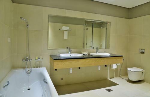 Epic Hotel & Suites