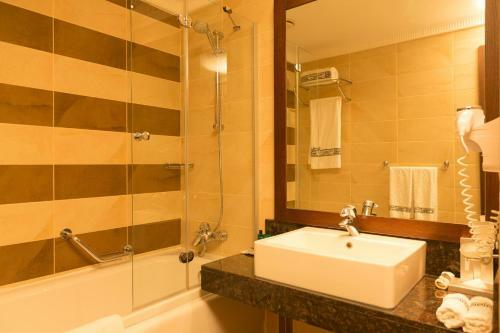 Golden Tulip Hotel & Casino