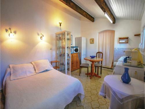 One-bedroom Apartment In Roquebrune Sur Argens