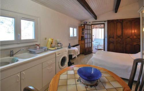 One-bedroom Apartment In Roquebrune Sur Argens
