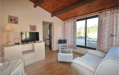 One-bedroom Apartment In Roquebrune Sur Argens