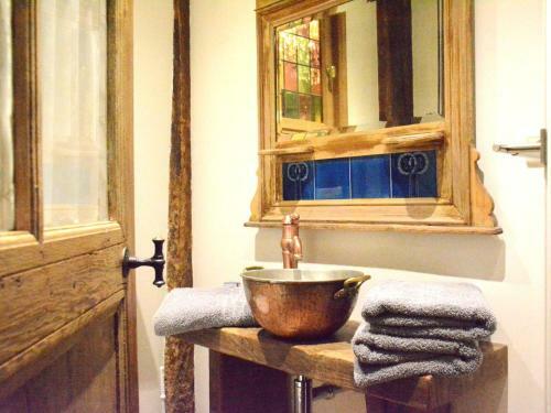 Authentic Holiday Home Located In Bievre With Jacuzzi