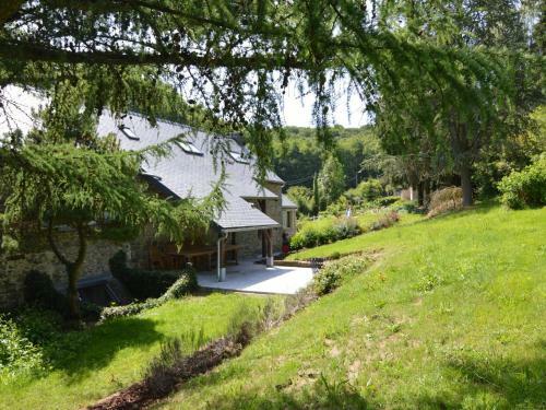 Luxurious Farmhouse Near Forest In Anhee