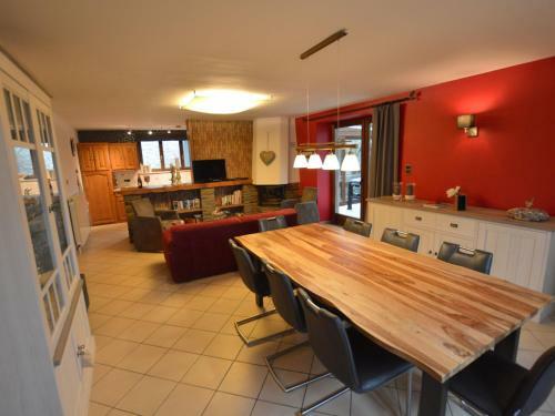 Quaint Holiday Home In Doische With Private Terrace
