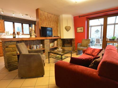 Quaint Holiday Home In Doische With Private Terrace