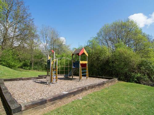 Lovely Bungalow In Waulsort With Swimming Pool
