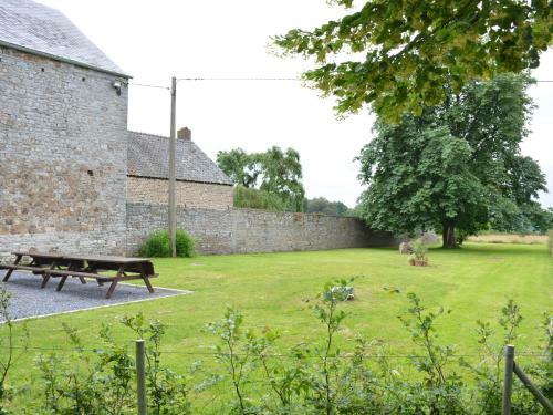 Cozy Farmhouse In Gesves With Covered Terrace