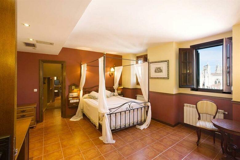 Hotel Meson Del Cid