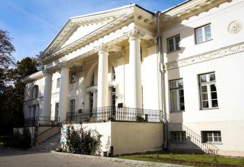 Hotel Saku M�is & Saku Manor