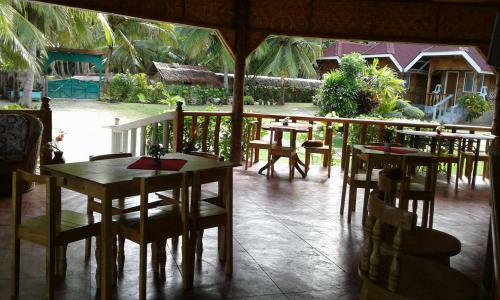 Hotel Cliff Side Beach Resort And Cottages