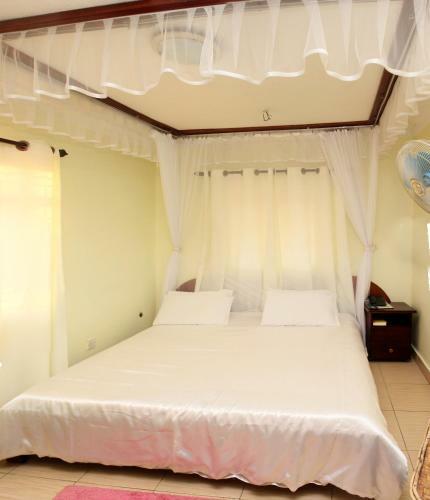 Scroll Inn Hotel