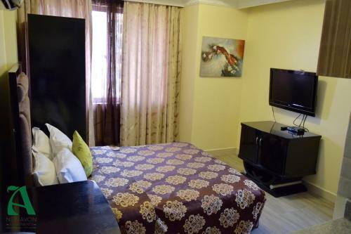 New Avon Apartments