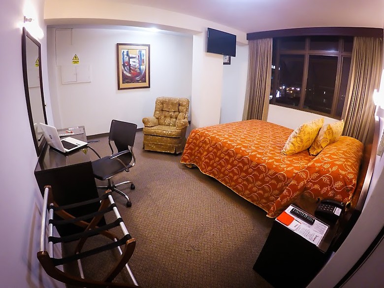 Hotel Intiotel