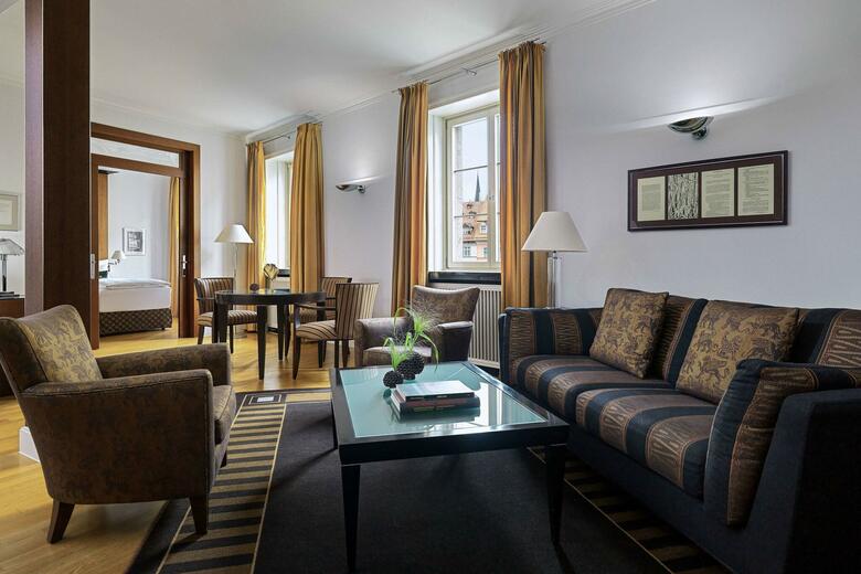 Hotel Elephant