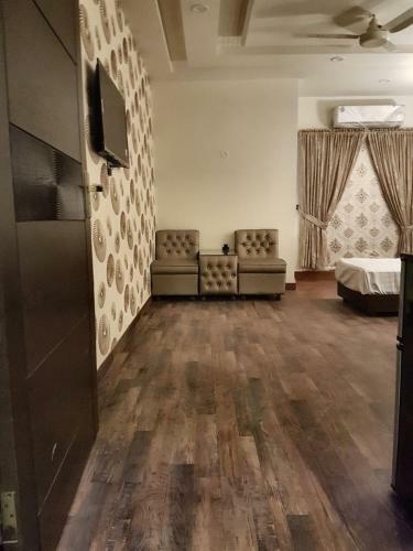 Khayyam Hotel