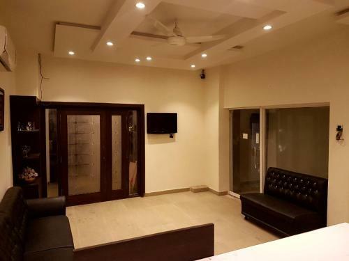 Khayyam Hotel