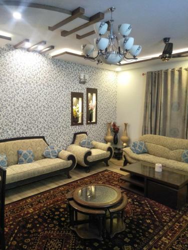 Hostal Rehaish Inn