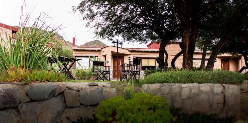 Hostal Miraluna Caba�as