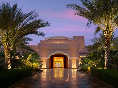 Hotel Shangri-la Al Husn Resort & Spa