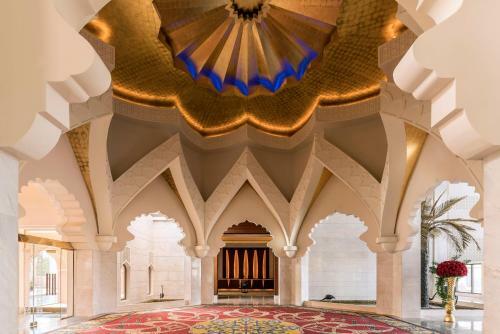 Hotel Shangri-la Al Husn Resort & Spa