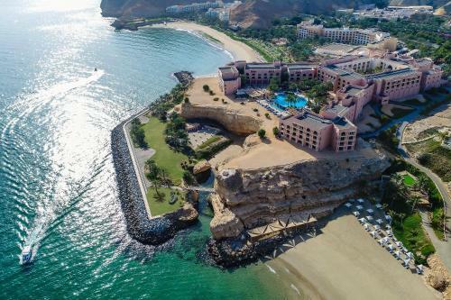 Hotel Shangri-la Al Husn Resort & Spa