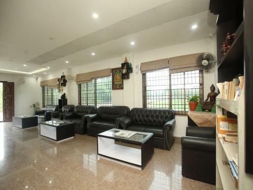 Bed & Breakfast Oyo 525 Hotel Aloka Inn