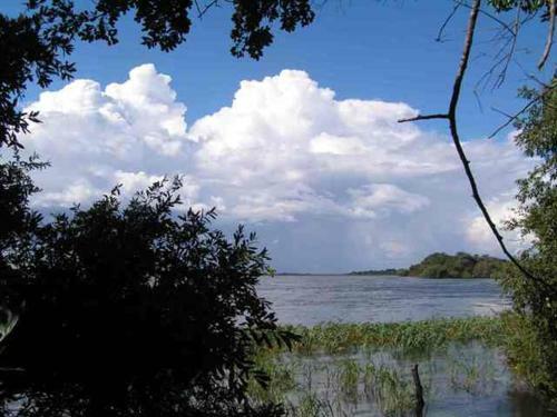 Posada Caprivi Houseboat Safari Lodge