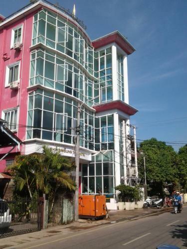 Shwe Moung Than Hotel
