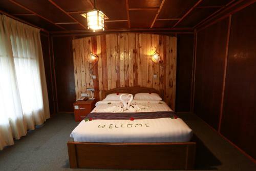 The Floral Breeze Hotel (mt. Victoria)