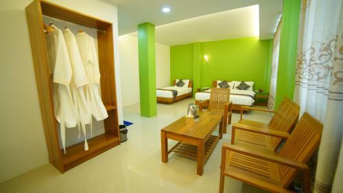 Present Hotel