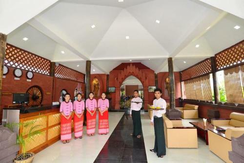 Cherry Bagan Hotel