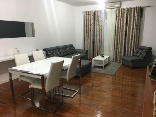 Kk.allience Apartamentos, Lda