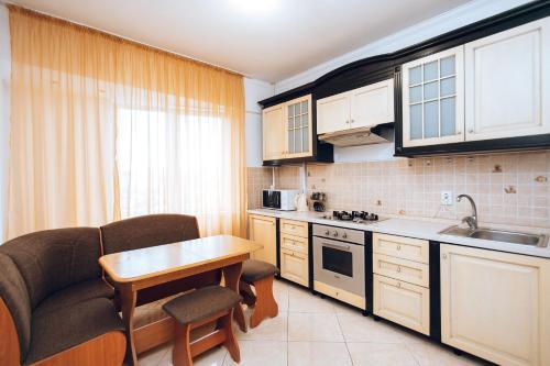 Three Bedroom Apartment Str. Lev Tolstoi 24/1