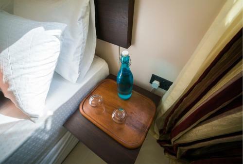 Hostal The White Harp Beach Hotel