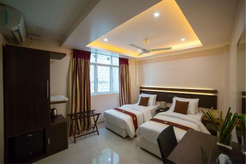 Hostal The White Harp Beach Hotel