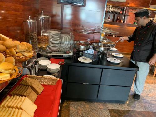 Hostal Rivethi Beach Hotel