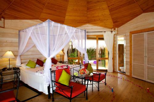 Hotel Kuredu Island Resort & Spa