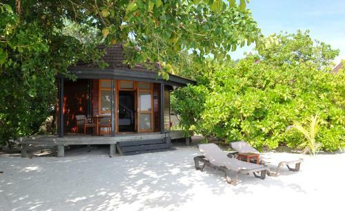 Hotel Komandoo Island Resort & Spa