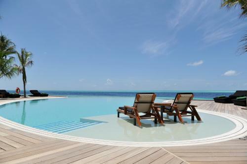 Hotel Komandoo Island Resort & Spa