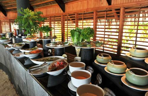 Hotel Komandoo Island Resort & Spa