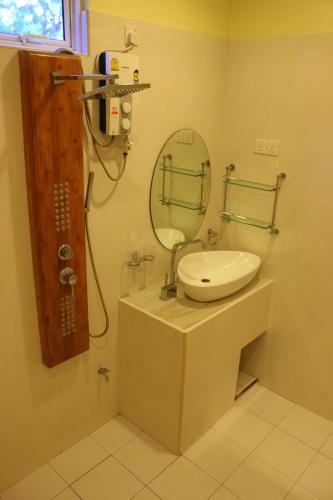 Hostal Ras Beach Inn