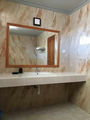 Hostal Equator Homestay